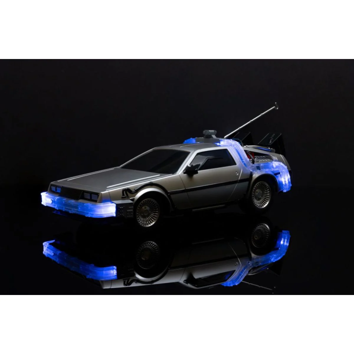 Back to the Future DeLorean 1:16 Scale Remote Control Model Car - Image 6