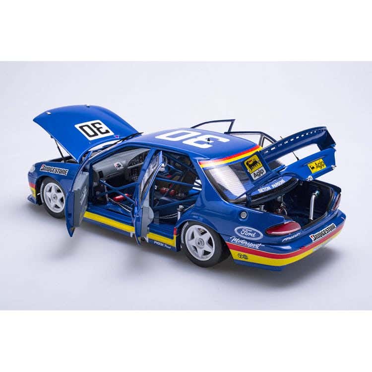 Ford EF Falcon - 1995 Bathurst 1000 - #30 Seton / Parsons - 1:18 Scale Diecast Model Car - Image 4