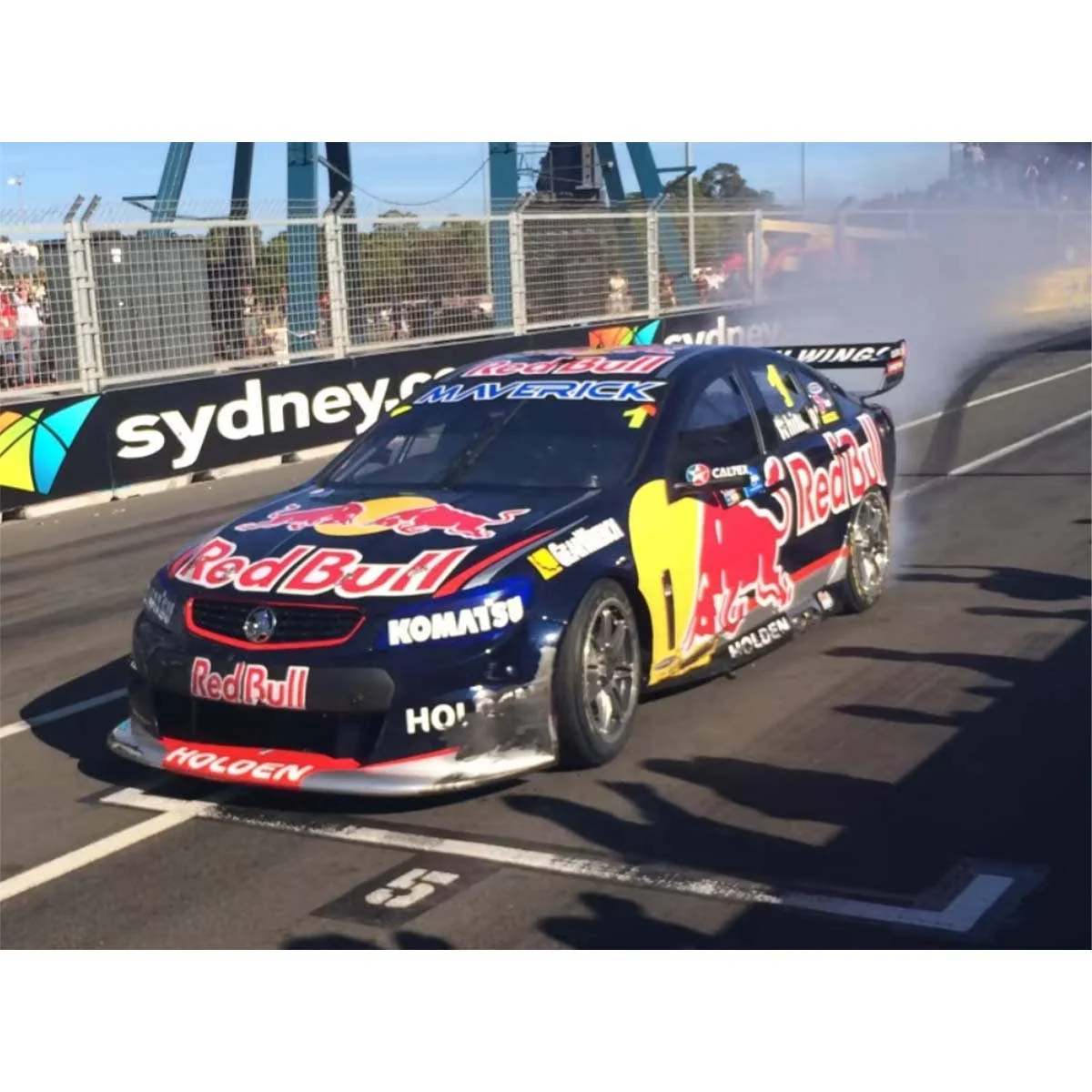 HOLDEN VF COMMODORE - RED BULL HOLDEN RACING #1 - WHINCUP - 2013 CHAMPIONSHIP WINNER - Sydney NRMA Motoring & Services 500 - 1:43 Scale Diecast Model Car - Image 8