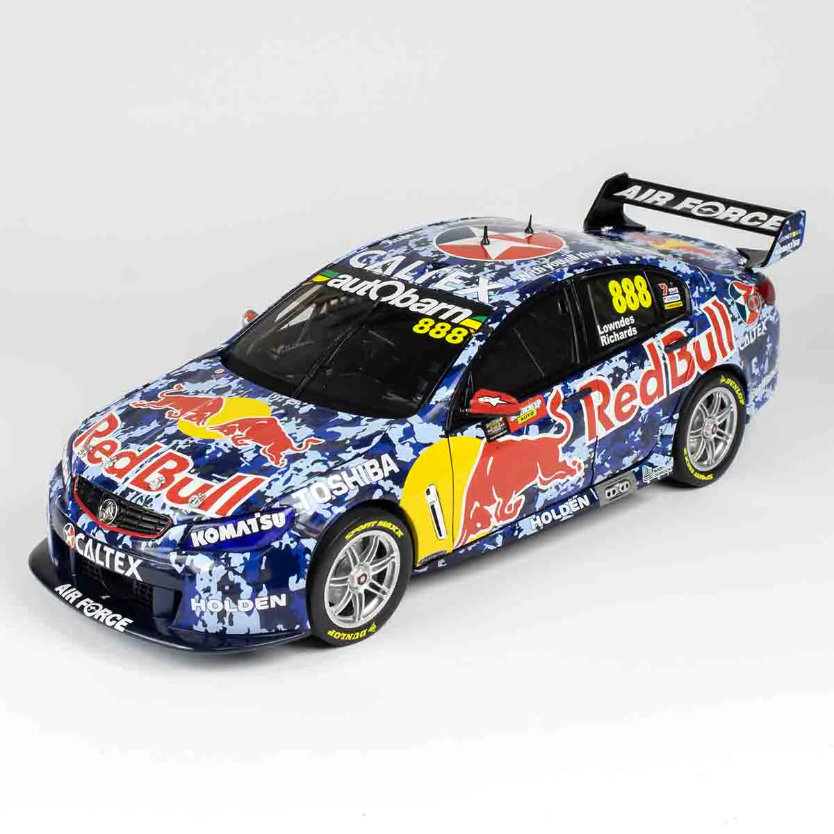 HOLDEN VF COMMODORE - RED BULL RACING #888 - LOWNDES/RICHARDS - 2014 BATHURST 1000 AIR FORCE LIVERY - 1:43 Scale Diecast Model Car - Image 6