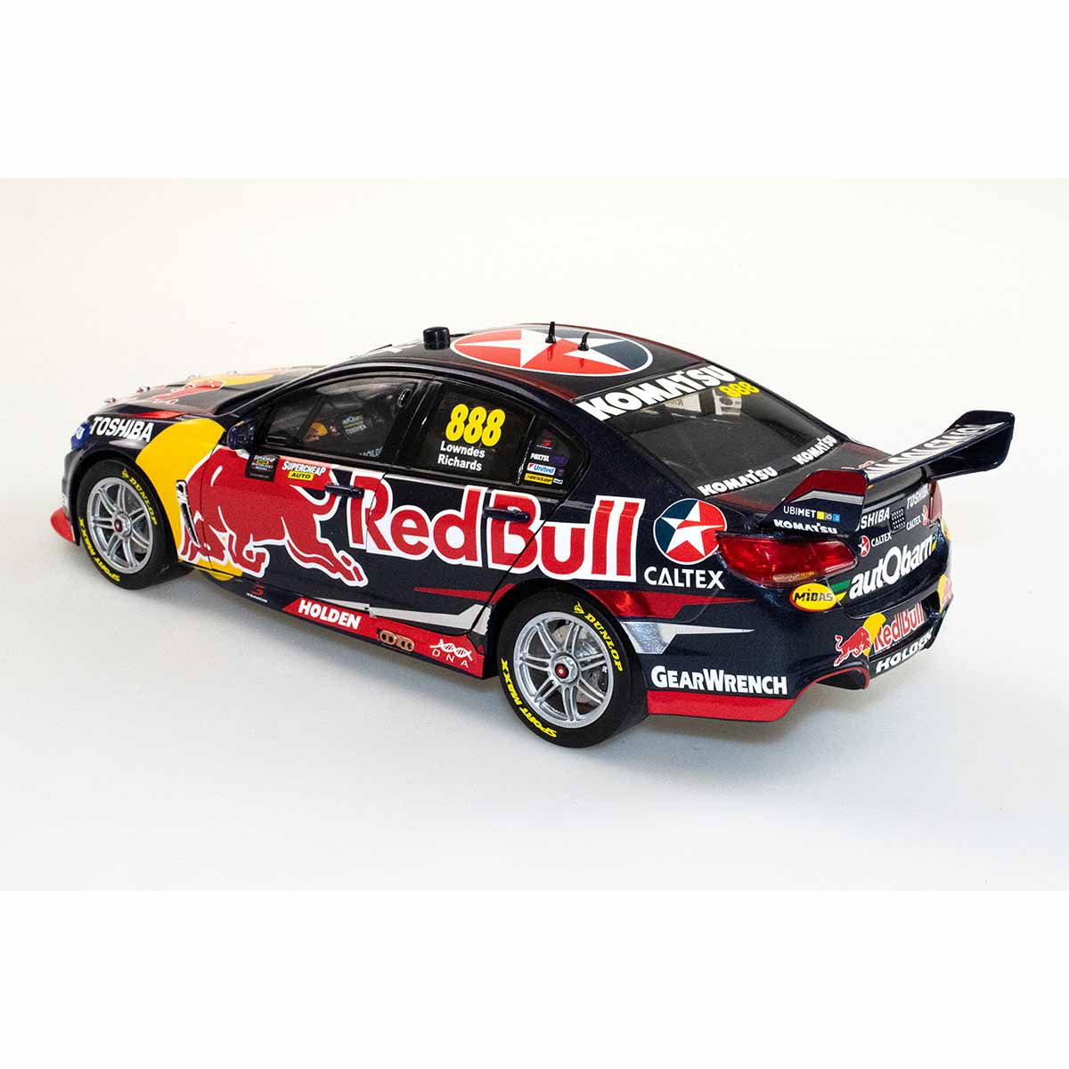 HOLDEN VF COMMODORE V8 - RED BULL RACING AUSTRALIA - LOWNDES/RICHARDS #888 - 2015 BATHURST 1000 WINNER - 1:64 Scale Diecast Model Car - Image 2