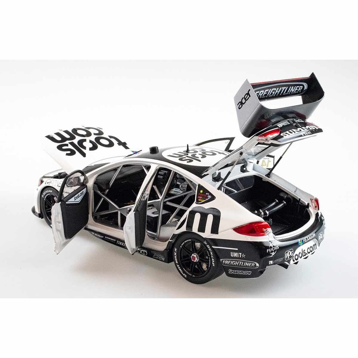 HOLDEN ZB COMMODORE - BJR TOOLS.COM - HAZELWOOD #14 - 2021 WD-40 Townsville Supersprint Race 19 - 1:18 Scale Diecast Model Car - Image 7