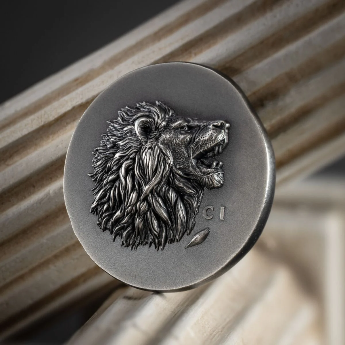 Leon 2025 $5 1oz Silver Ultra High Relief Antique Finish Coin - Image 4