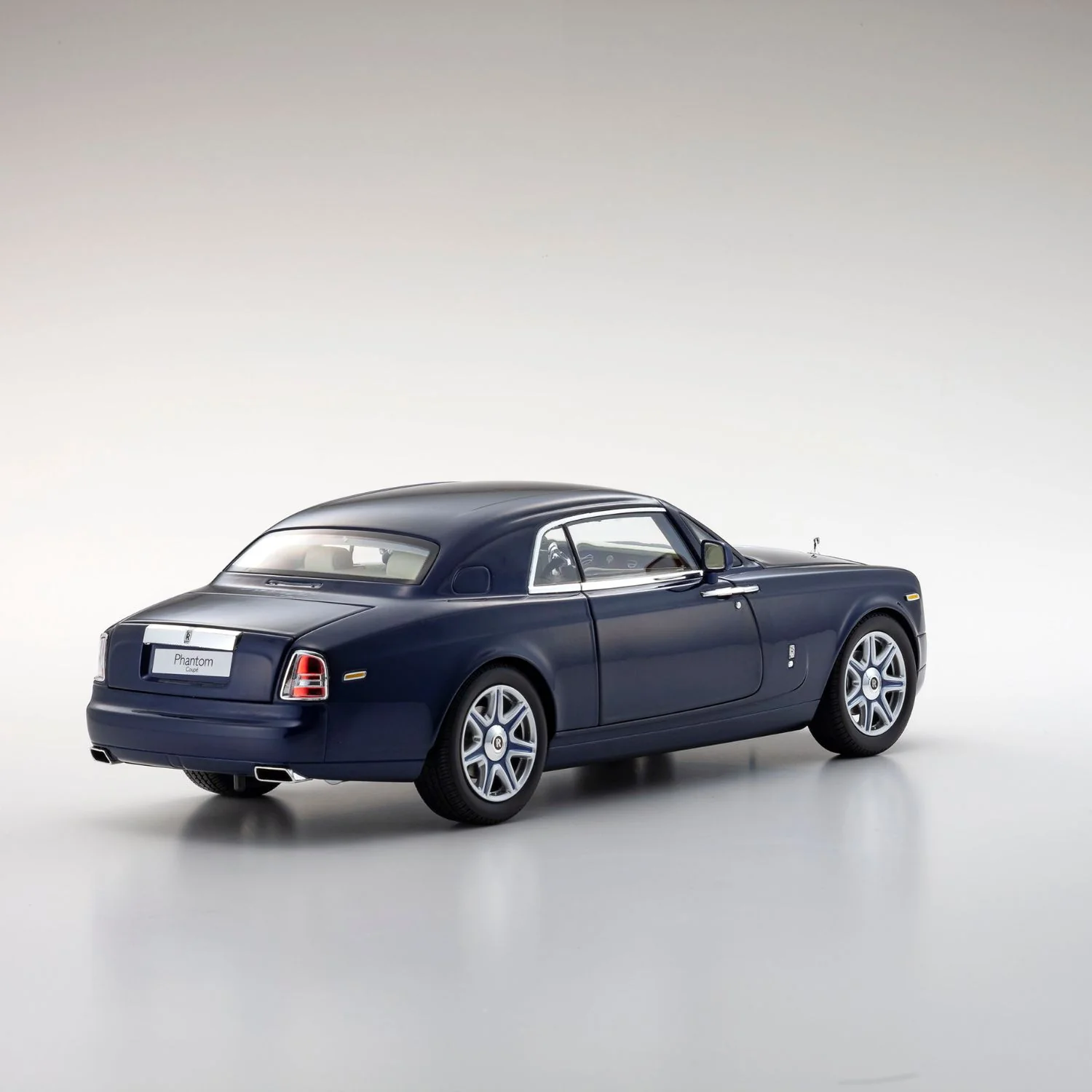Rolls-Royce Phantom Coupe - Blue Metallic - 1:18 Scale Diecast Model Car - Image 3