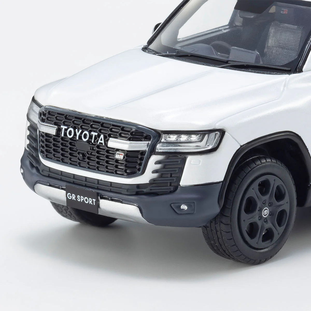 Toyota Land Cruiser GR SPORT (White) - 1:43 Scale Resin Model Car - Image 5