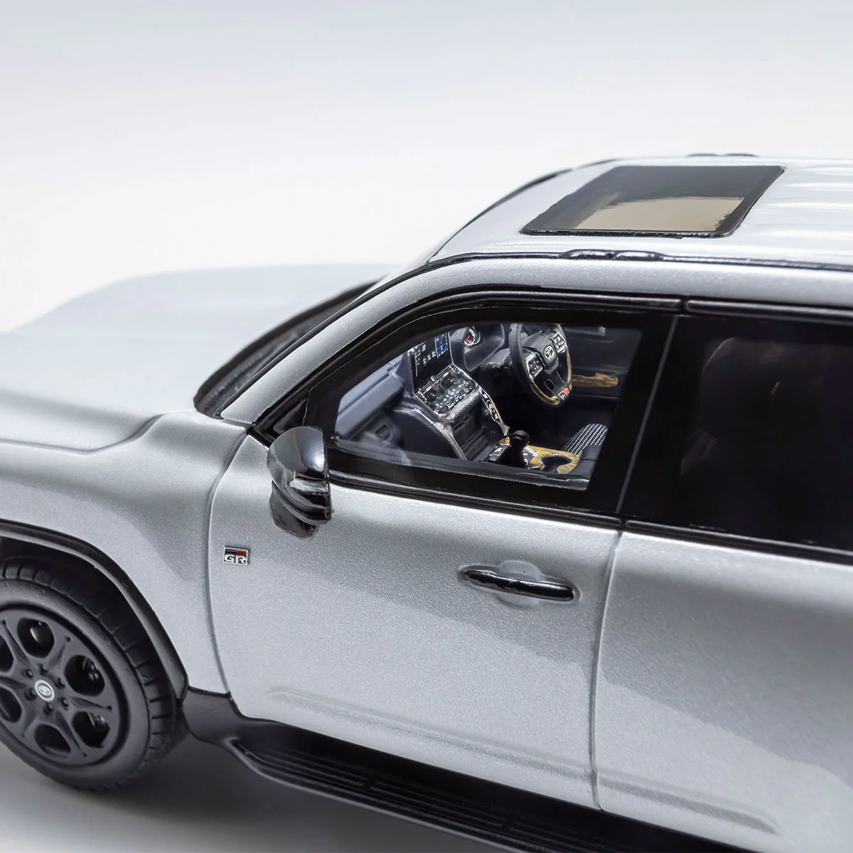 Toyota Land Cruiser GR SPORT (White) - 1:43 Scale Resin Model Car - Image 9